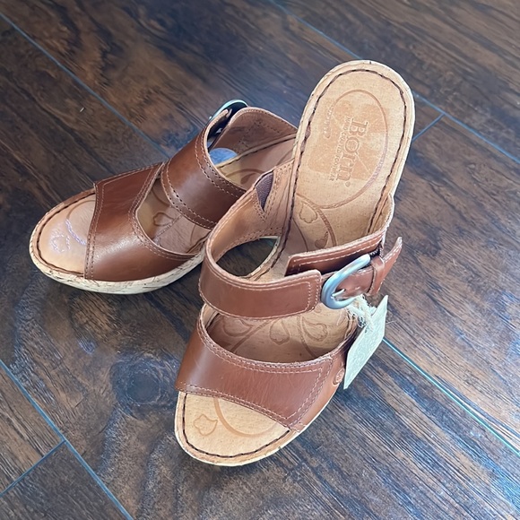 Born Leather Wedge - Picture 3 of 10